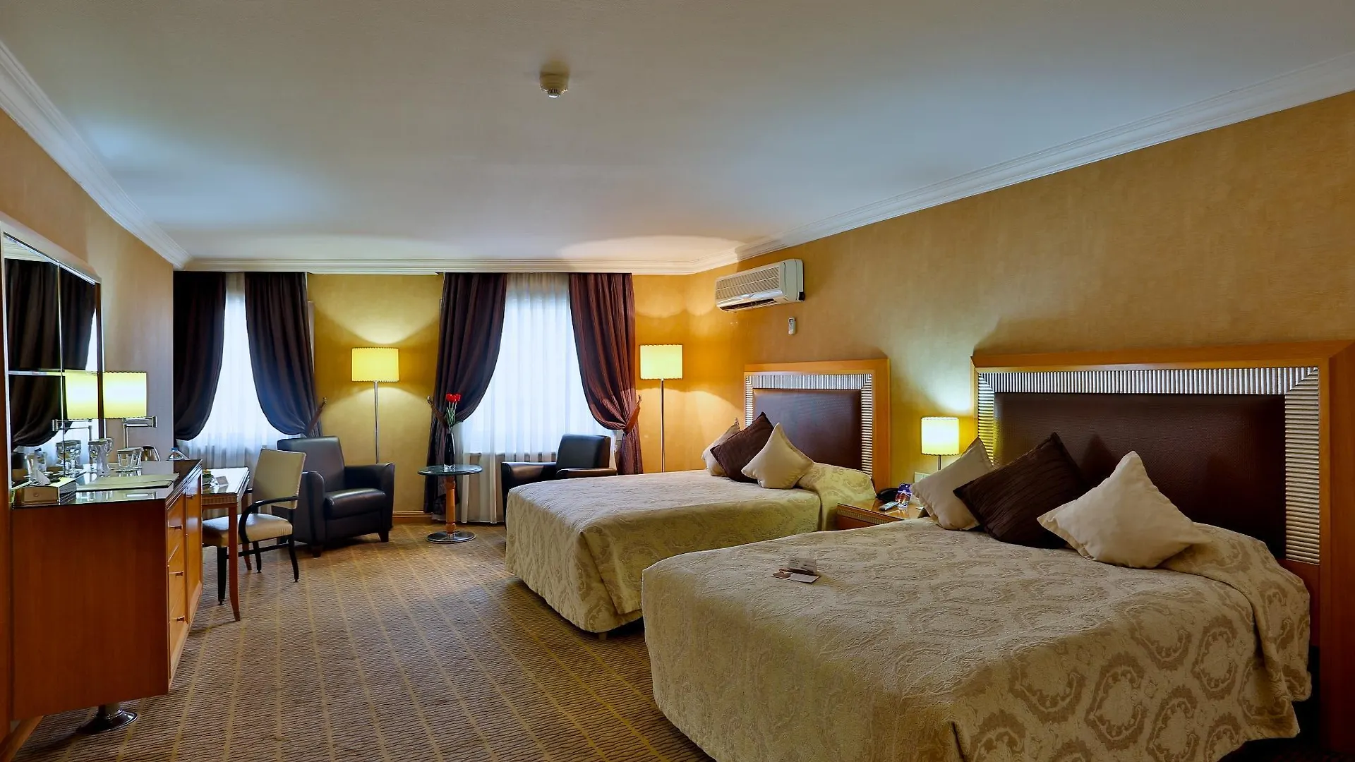 Zurich Hotel Istanbul 4*,